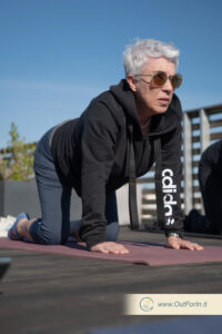 Esercizi posturali in vacanza con OutForIn